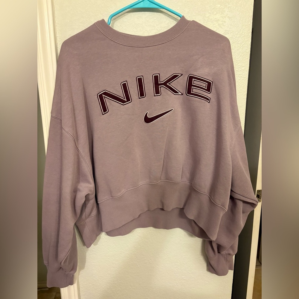 Nike Women’s Crewneck Sweatshirt